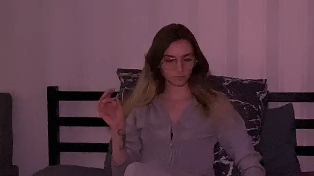 Snapshot of missmiroslava chatting on 03.03.26 missmiroslava online show from 03.03.26