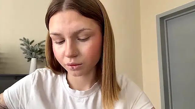 Snapshot of PledHoly chatting on 02.23.26 PledHoly online show from 02.23.26