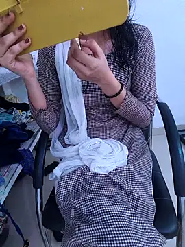 Snapshot of tanzum_khan3202 chatting on 04.04.26 tanzum khan3202 online show from 04.04.26