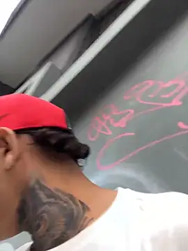 Snapshot of Maxtor_ chatting on 02.25.26 Maxtor online show from 02.25.26