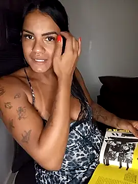 Snapshot of vallgata chatting on 02.24.26 vallgata online show from 02.24.26