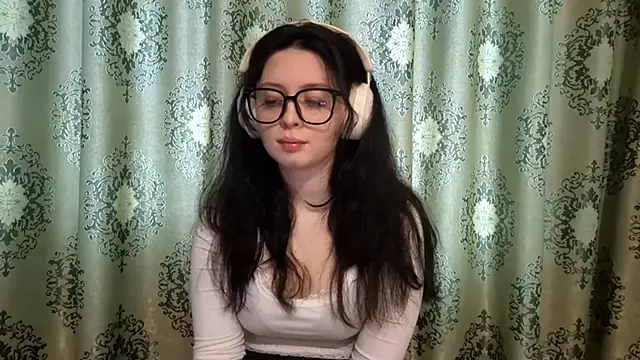 Snapshot of MindyMinty chatting on 02.17.26 MindyMinty online show from 02.17.26