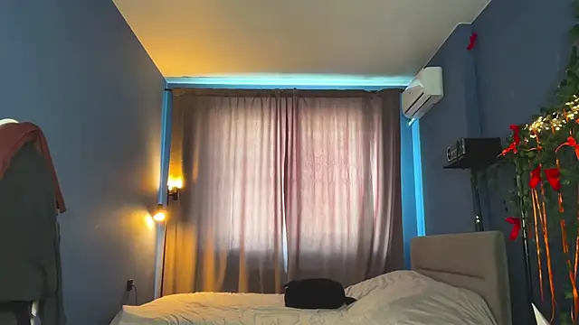 Snapshot of Anna_Kare chatting on 04.13.26 Anna Kare online show from 04.13.26