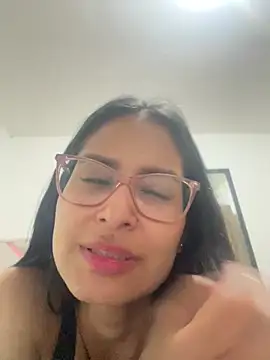 Snapshot of RousseBelle chatting on 02.27.26 RousseBelle online show from 02.27.26