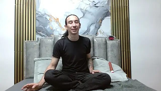 Snapshot of Dilan_Lust chatting on 02.26.26 Dilan Lust online show from 02.26.26