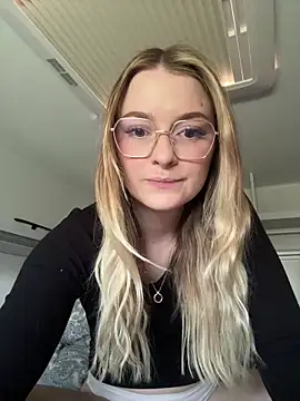melanieTesss online show from 05.10.26