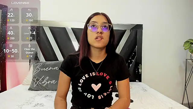 Mia Iron online show from 05.20.26