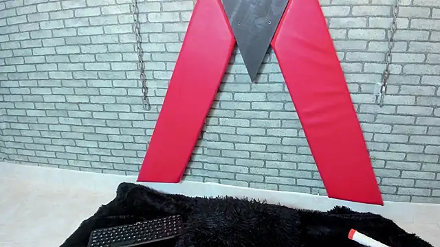 hillary bigbutt online show from 05.27.26
