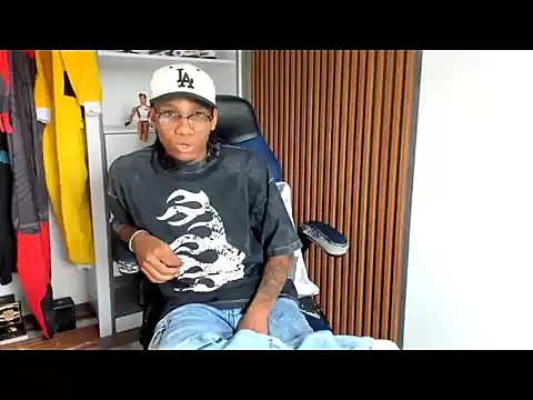 Snapshot of yandi_hot chatting on 02.27.26 yandi hot online show from 02.27.26