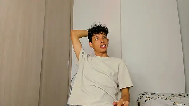 Snapshot of Maxfrost1 chatting on 02.26.26 Maxfrost1 online show from 02.26.26