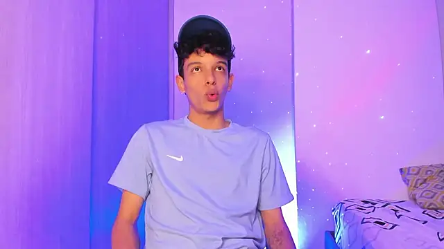 Snapshot of Maxfrost1 chatting on 02.28.26 Maxfrost1 online show from 02.28.26