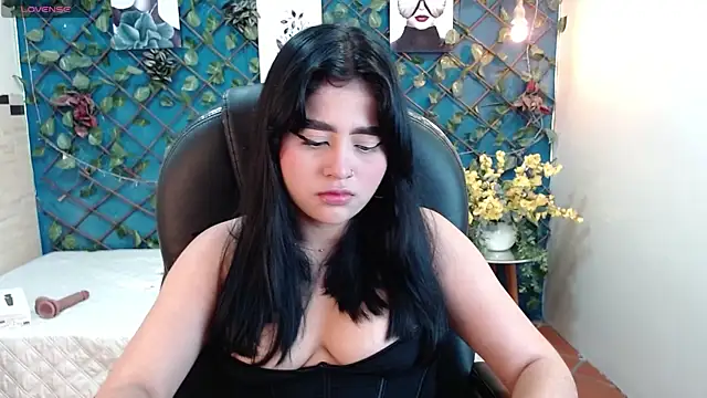 Snapshot of mila_quin chatting on 06.28.26 mila quin online show from 06.28.26