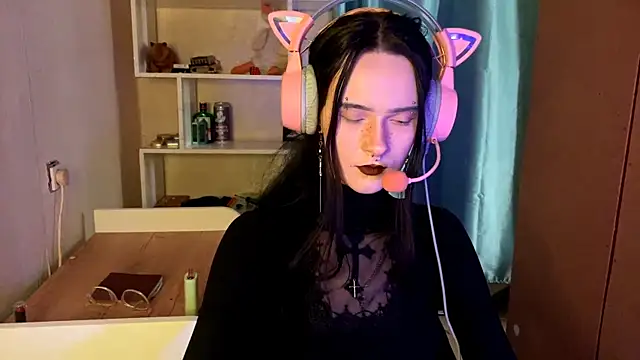 Snapshot of MabelDefina chatting on 02.18.26 MabelDefina online show from 02.18.26