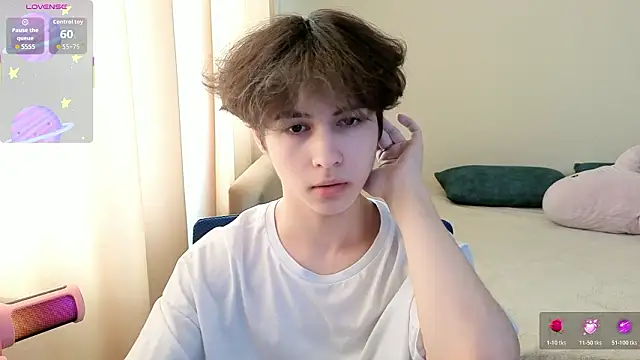 Snapshot of _LukaHayes_ chatting on 02.27.26 LukaHayes online show from 02.27.26