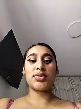 Snapshot of amira_moon18 chatting on 02.20.26 amira moon18 online show from 02.20.26