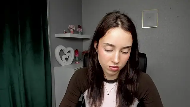 AdeleSolo online show from 06.05.26