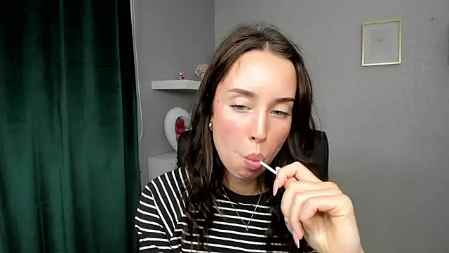 AdeleSolo online show from 07.06.26