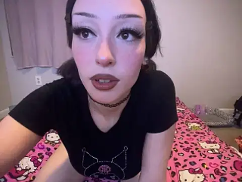 strwbrrymilk online show from 02.23.26