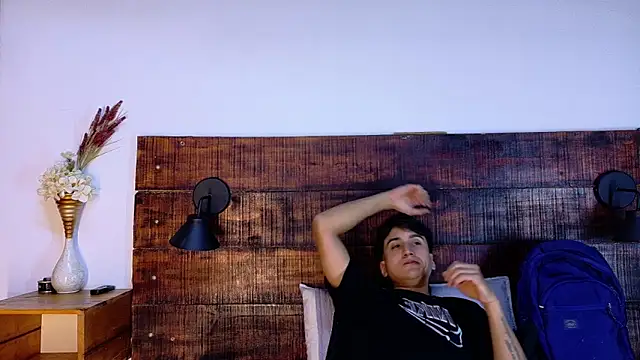 Esmeralda and Naim online show from 03.03.26