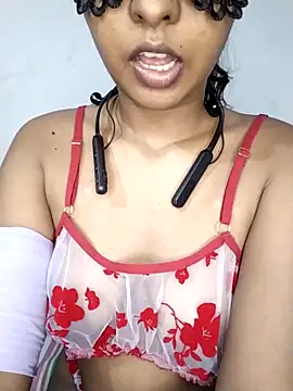 Snapshot of ASHANYA_JAYASOORIYA chatting on 06.18.26 ASHANYA JAYASOORIYA online show from 06.18.26