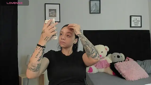 Snapshot of sabbrand0111 chatting on 04.01.26 sabbrand0111 online show from 04.01.26