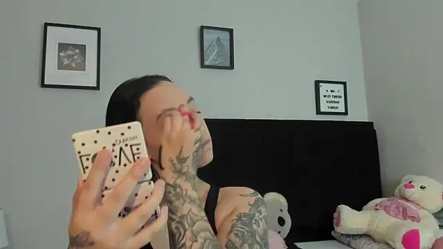 Snapshot of sabbrand0111 chatting on 04.14.26 sabbrand0111 online show from 04.14.26