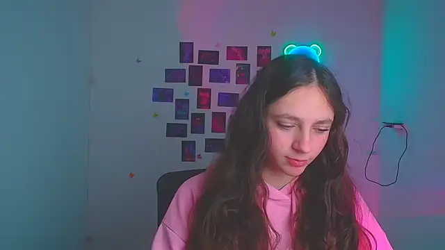 KissMeJulia online show from 04.23.26