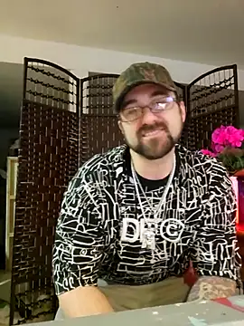 Snapshot of LargeLith chatting on 02.18.26 LargeLith online show from 02.18.26