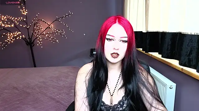 Snapshot of ElizabethVamp chatting on 07.25.26 ElizabethVamp online show from 07.25.26