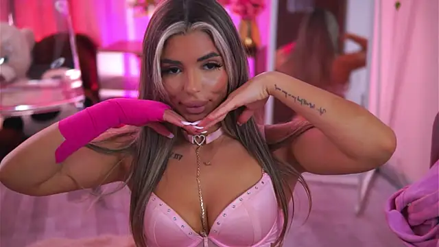 CrisstyBlair online show from 04.24.26