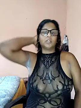 indianstrawberrylips4u online show from 04.17.26