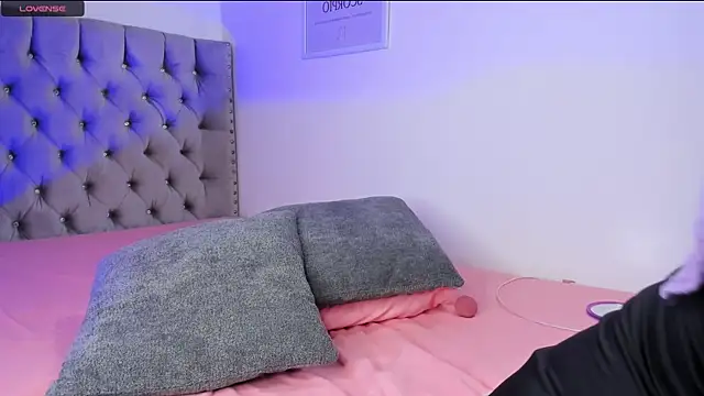 eva cutee  online show from 03.25.26