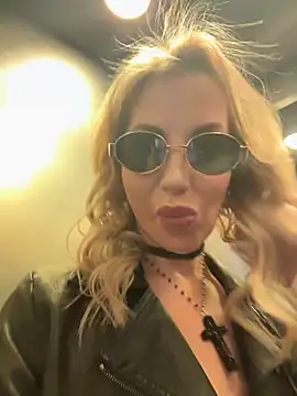 LisaMurr online show from 03.20.26