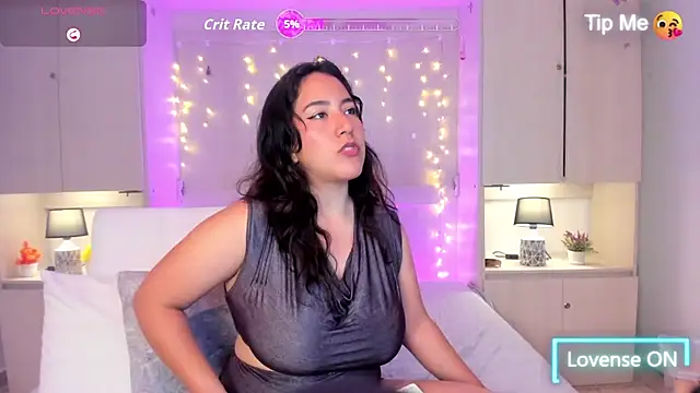 Snapshot of ElaRey_ chatting on 07.28.26 ElaRey online show from 07.28.26
