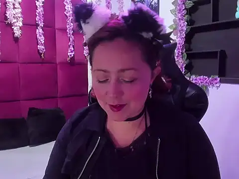 Snapshot of Viooleta_thomson chatting on 02.27.26 Viooleta thomson online show from 02.27.26