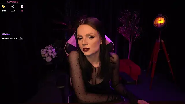 Snapshot of Wild_Alice_me chatting on 06.07.26 Wild Alice me online show from 06.07.26