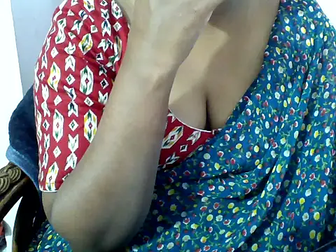 Snapshot of Angel_honeybear_143 chatting on 02.27.26 Angel honeybear 143 online show from 02.27.26