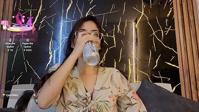 Snapshot of Carolina_pm chatting on 04.15.26 Carolina pm online show from 04.15.26