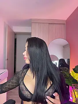 Snapshot of AliceBoomx chatting on 04.23.26 AliceBoomx online show from 04.23.26