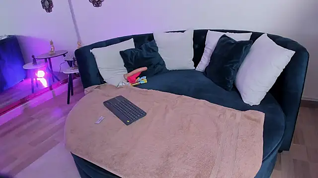 Esmeralda carrascal online show from 04.10.26