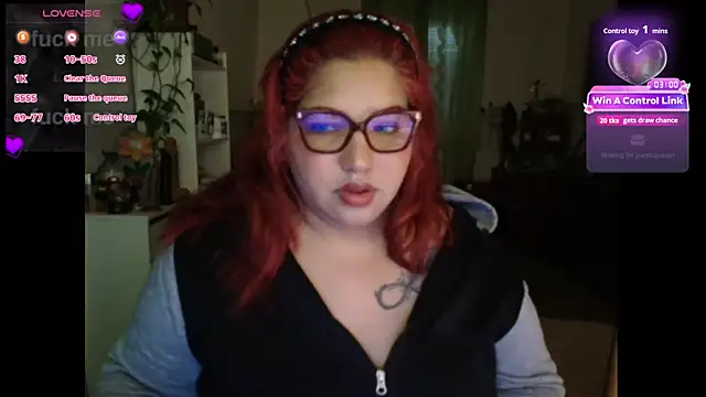 Snapshot of MagicCurves chatting on 05.22.26 MagicCurves online show from 05.22.26