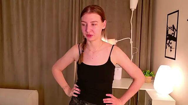 Snapshot of PinkClou9 chatting on 04.05.26 PinkClou9 online show from 04.05.26