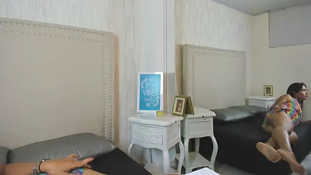 Snapshot of FernandaAvilax chatting on 04.21.26 FernandaAvilax online show from 04.21.26