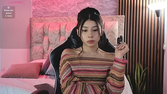 chloe bluee  online show from 05.11.26