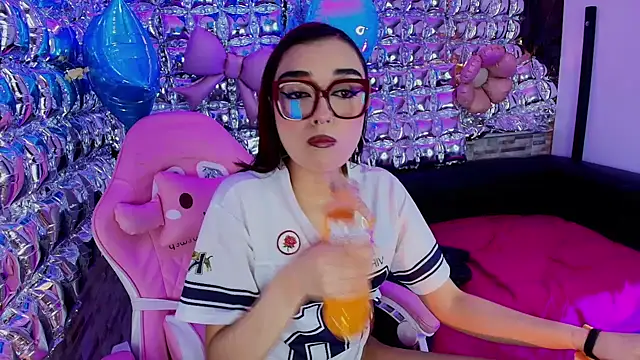 lala cherry online show from 04.08.26