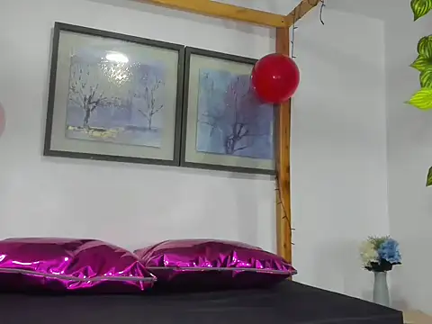 Xamira hot online show from 02.20.26