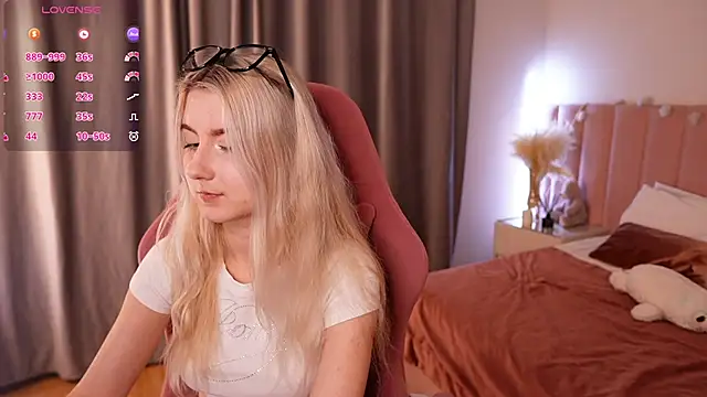 Snapshot of Aiko_Takana chatting on 02.23.26 Aiko Takana online show from 02.23.26