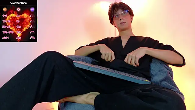 lui x dust online show from 03.20.26