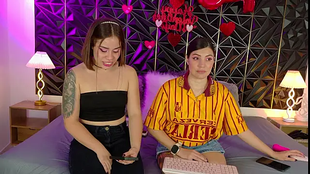 Snapshot of TaylorMilly chatting on 02.26.26 TaylorMilly online show from 02.26.26