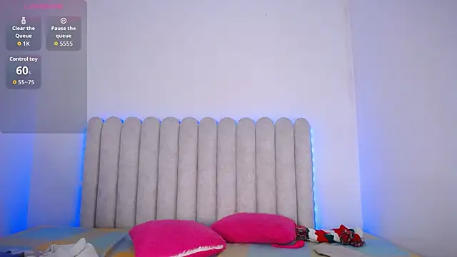 Snapshot of MiaFoox__ chatting on 02.26.26 MiaFoox online show from 02.26.26